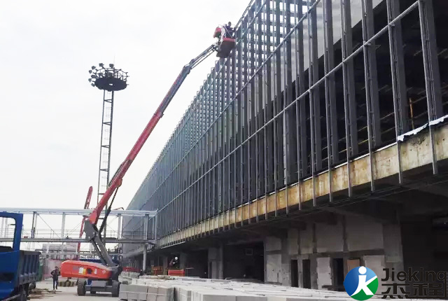 高空作業平臺應用于機場建造建設工程